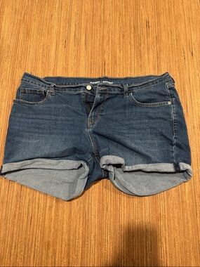 Old Navy Dark Boyfriend Denim Shorts